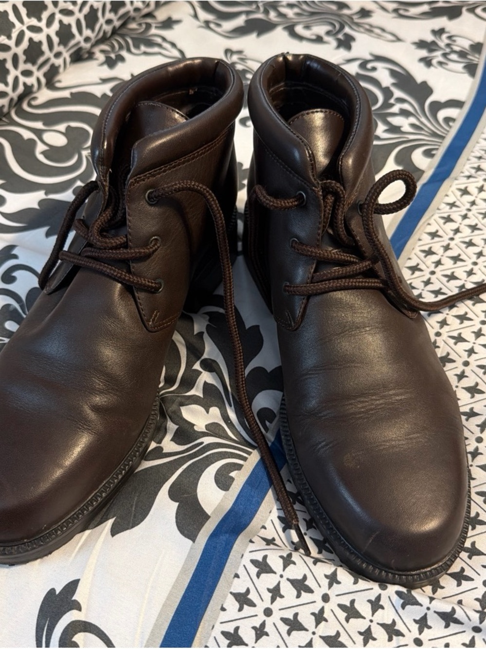 Women's Brown Leather Lace-Up Chukka Boots